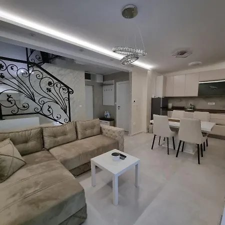 Pan Apartman 公寓